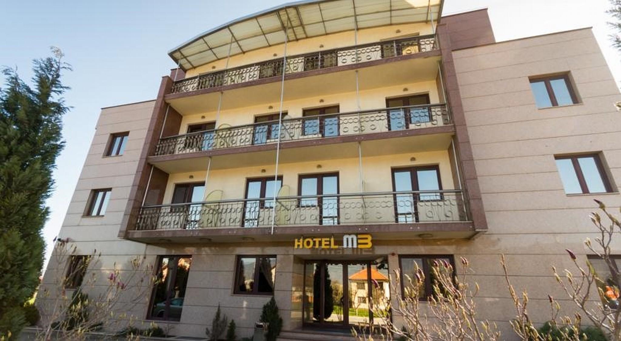 Hotel M3 Donje Mladice Buitenkant foto