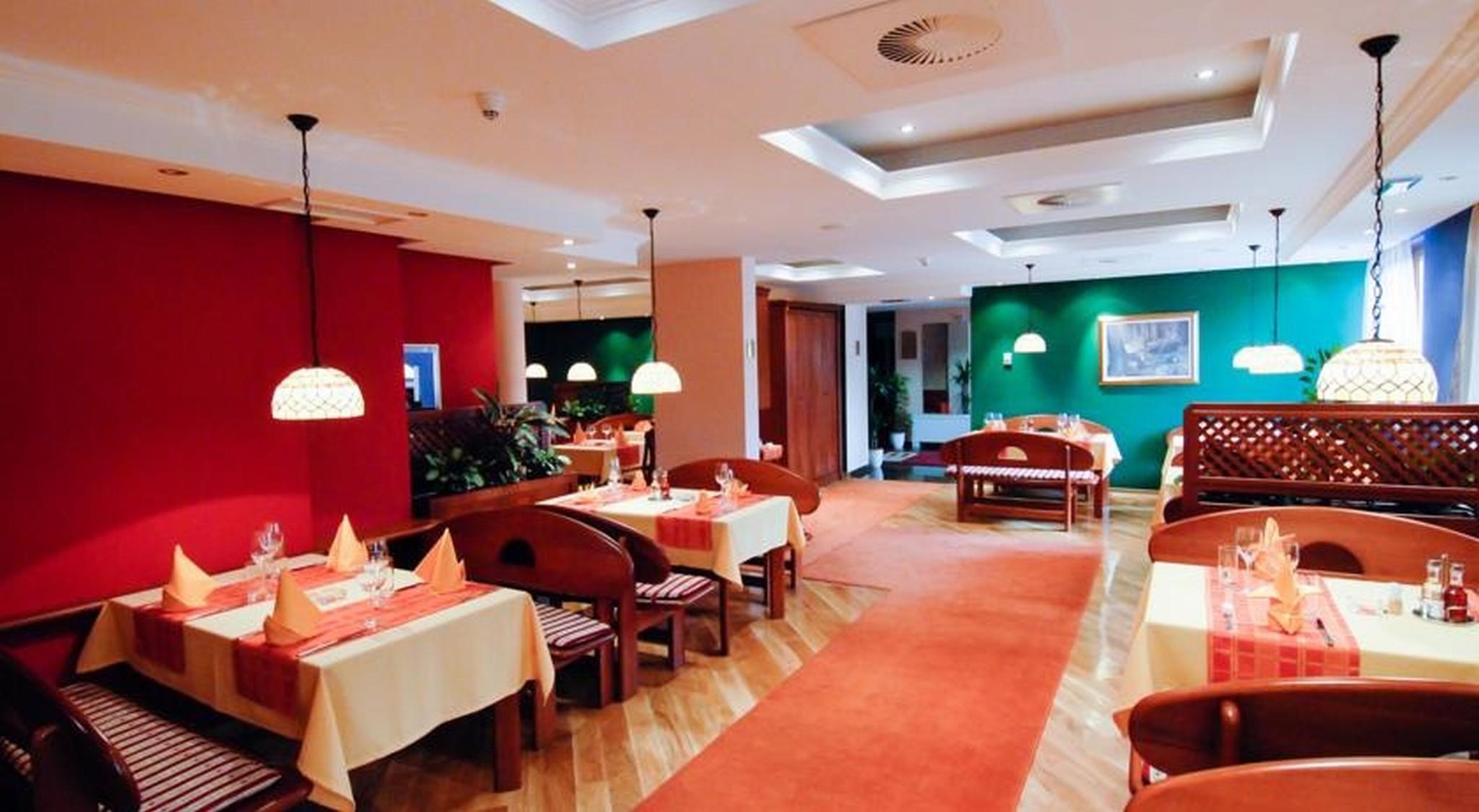 Hotel M3 Donje Mladice Buitenkant foto