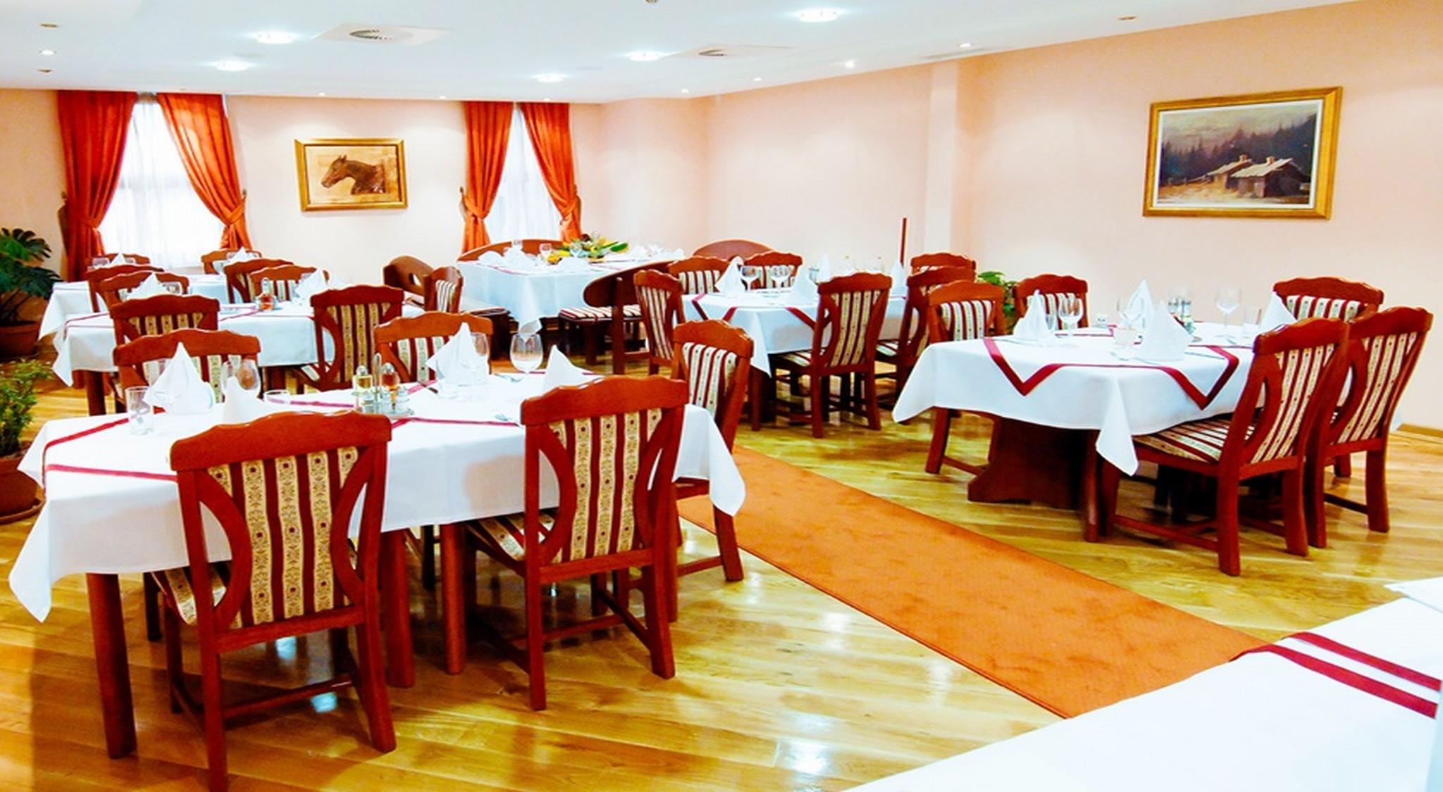 Hotel M3 Donje Mladice Buitenkant foto