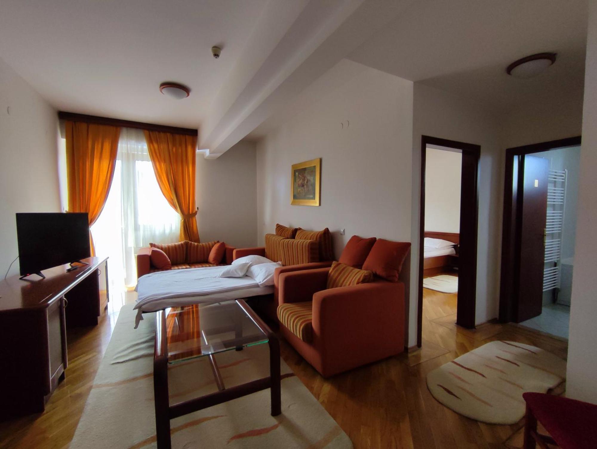 Hotel M3 Donje Mladice Buitenkant foto