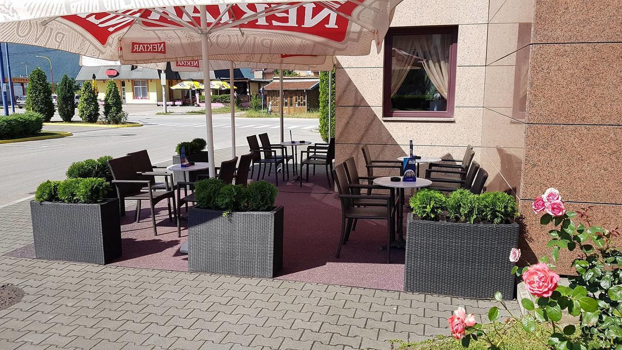 Hotel M3 Donje Mladice Buitenkant foto
