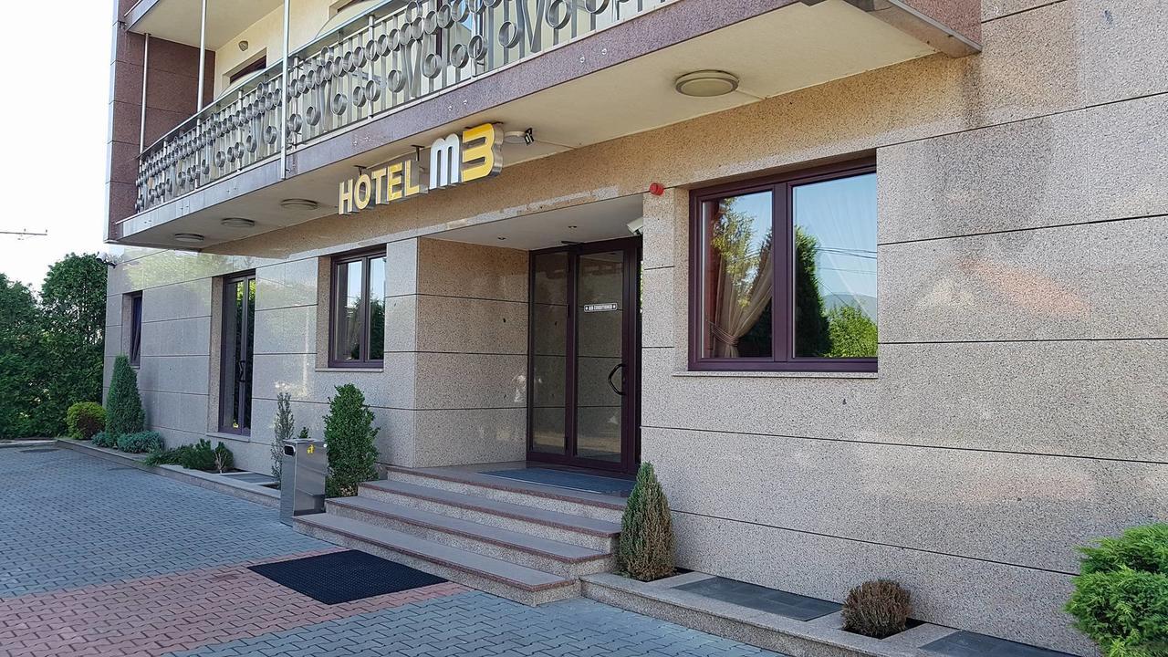 Hotel M3 Donje Mladice Buitenkant foto